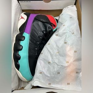 Size 10.5- Jordan Retro 9